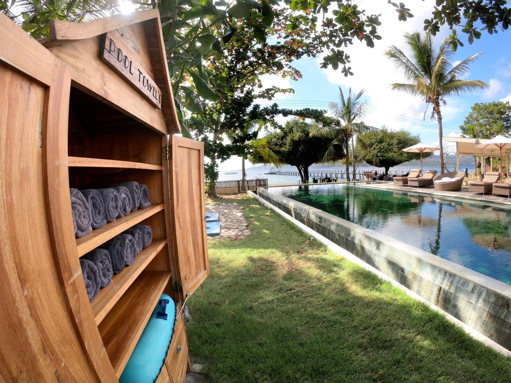 Kokomo Resort Gili Gede Exteriör bild