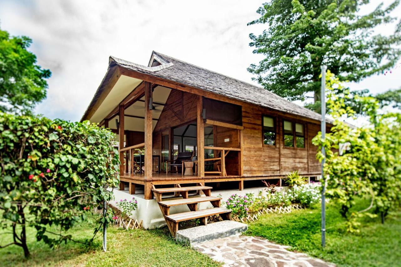 Kokomo Resort Gili Gede Exteriör bild